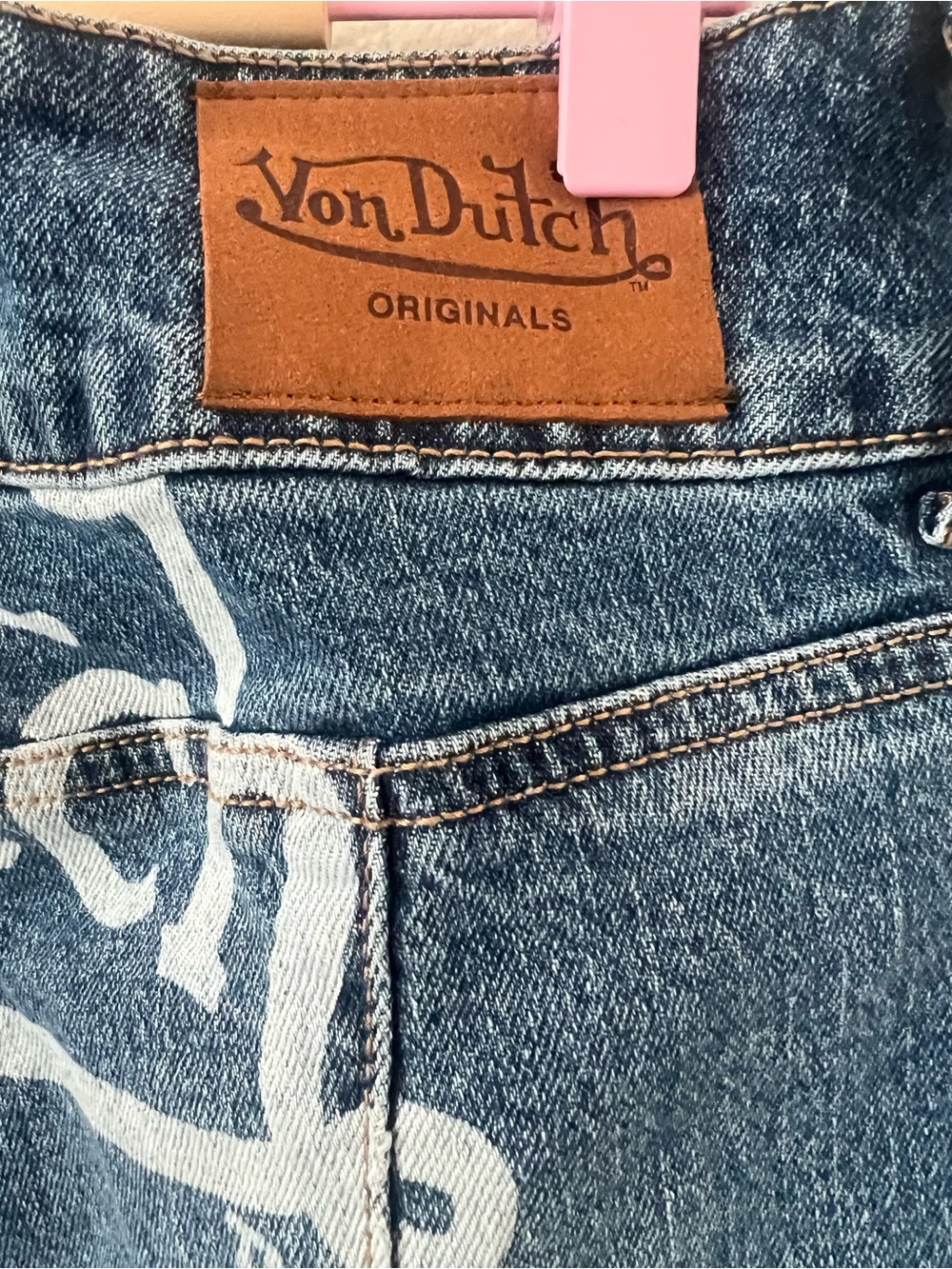 Von Dutch Y2K Seamed Bootcut Jeans NWT Sz 27 Logo Patch Graphic Low Rise - Picture 8 of 13